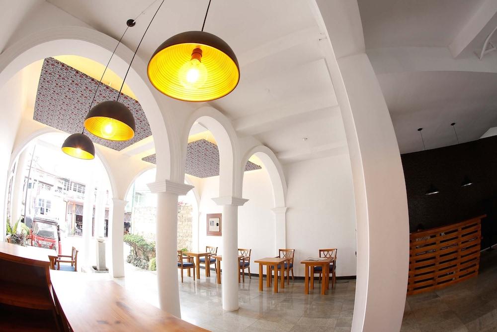 Zand Negombo Ettukala 外观 照片